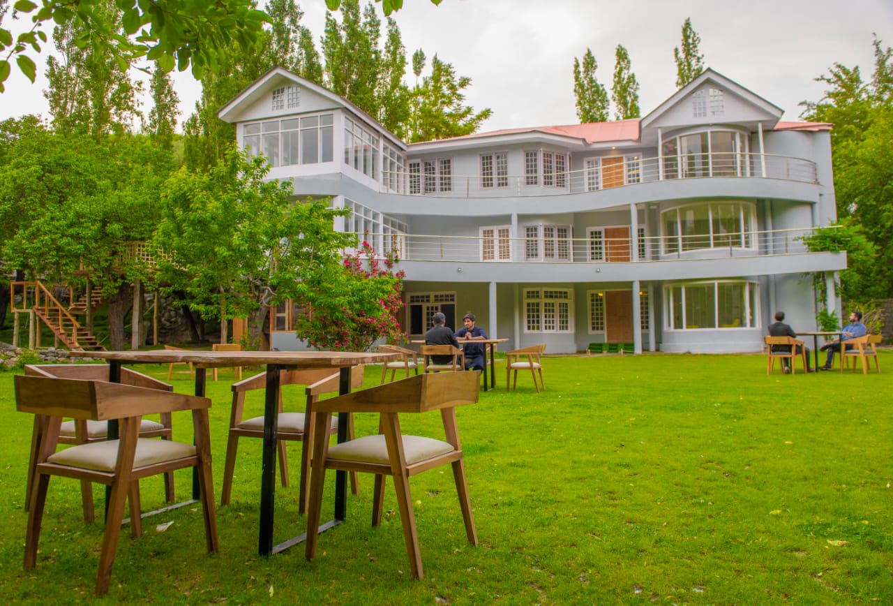 Prado Tz Rent a Car Skardu